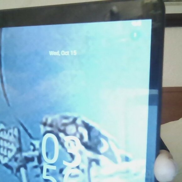 10.1" ACER Tablet in new but used condition - Picture 3 of 5